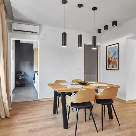 Luxury 2bd By The Sea Garden Entrance By Flat Mаnager شقة *