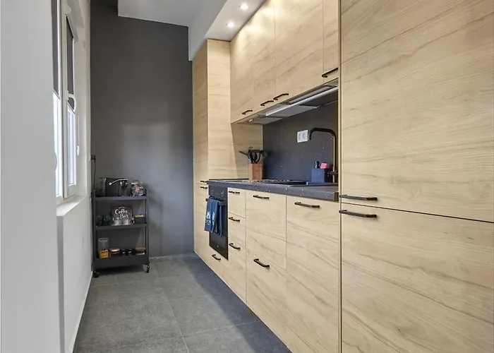 Luxury 2bd By The Sea Garden Entrance By Flat Mаnager شقة *