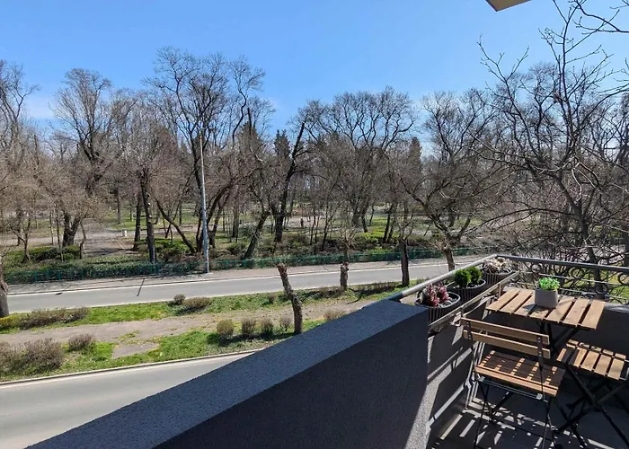 Luxury 2bd By The Sea Garden Entrance By Flat Mаnager شقة